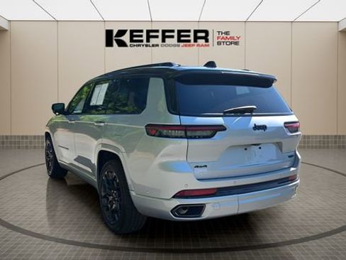 Used 2025 Jeep Grand Cherokee L Summit AWD/4WD image 3