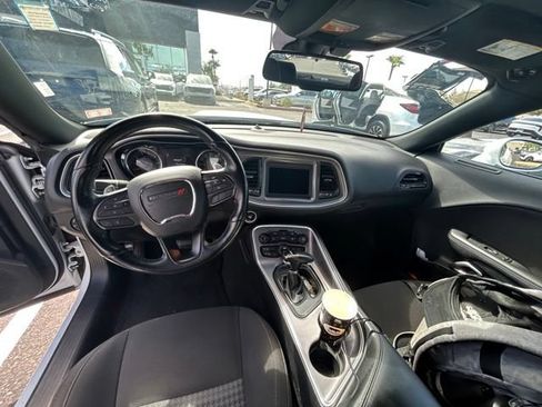 Used 2022 Dodge Challenger GT RWD image 3