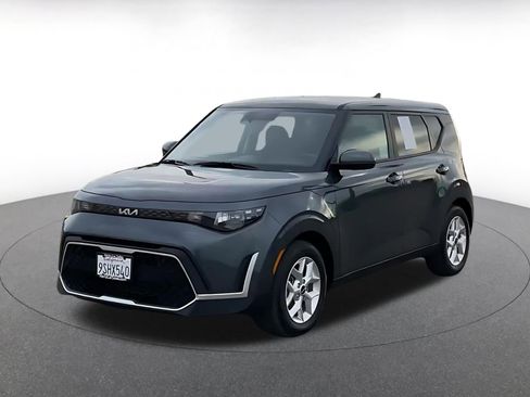 Used 2025 Kia Soul LX w/ LX Technology Package image 7