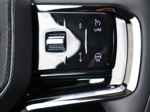 Certified 2024 Land Rover Range Rover Sport SE AWD/4WD image 17