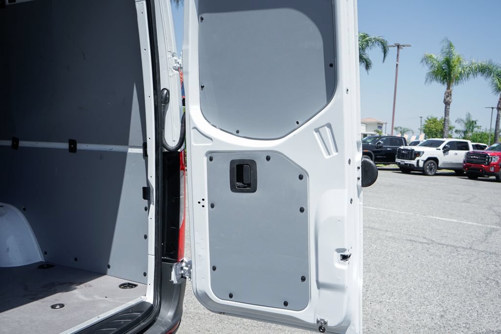 Used 2024 Mercedes-Benz Sprinter 2500 w/ Acoustic Package image 9