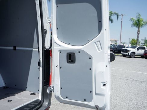 Used 2024 Mercedes-Benz Sprinter 2500 w/ Acoustic Package image 9