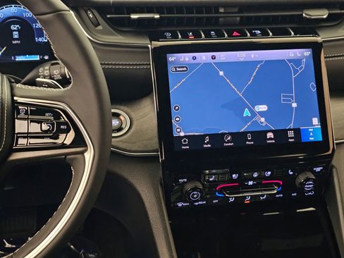 New 2025 Jeep Grand Cherokee Overland image 21