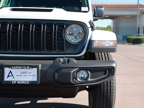 New 2026 Jeep Gladiator Sport image 5