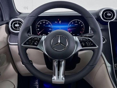 New 2026 Mercedes-Benz GLC 300 image 17