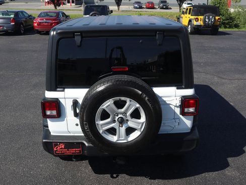 Used 2018 Jeep Wrangler Unlimited Sport S AWD/4WD image 8