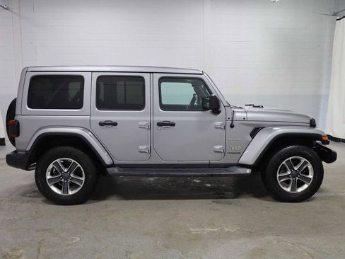 Used 2019 Jeep Wrangler Unlimited Sahara image 10