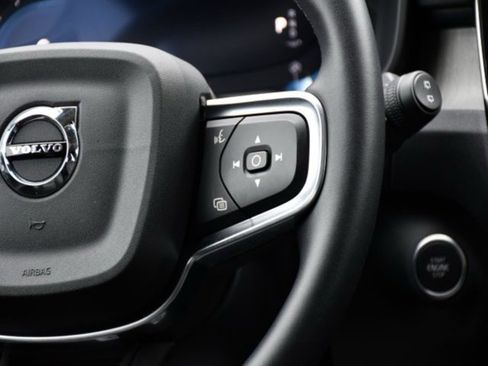 Certified 2023 Volvo XC40 B5 Plus w/ Protection Package Premier image 24