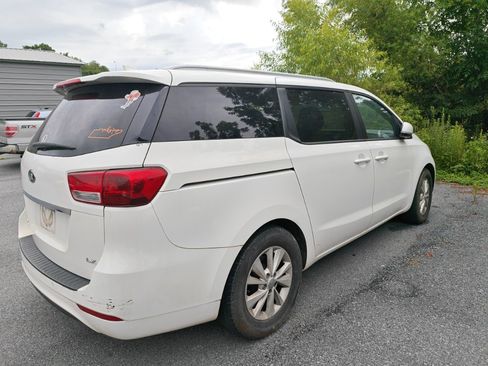 Used 2016 Kia Sedona LX w/ Option Group 020 FWD image 4