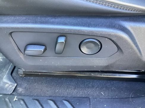 Used 2023 GMC Canyon Denali image 19