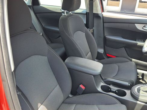 Used 2023 Kia Forte LXS FWD image 5