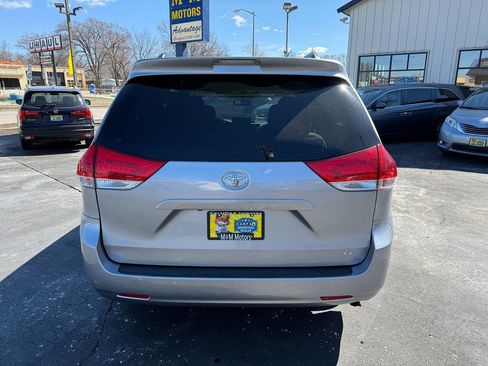 Used 2014 Toyota Sienna LE image 5