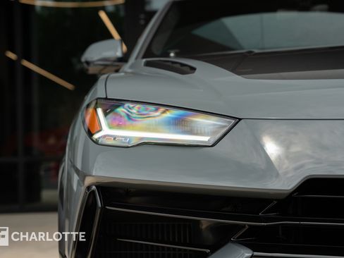 Used 2021 Lamborghini Urus AWD/4WD image 3