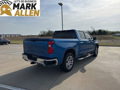 Used 2022 Chevrolet Silverado 1500 LTZ w/ Z71 Off-Road Package AWD/4WD image 5