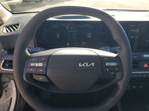 New 2026 Kia K4 LXS image 10