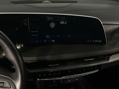 Used 2024 Cadillac XT4 Premium Luxury AWD/4WD image 17