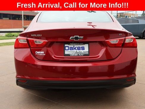 Certified 2018 Chevrolet Malibu LT w/ Leather Package FWD image 4