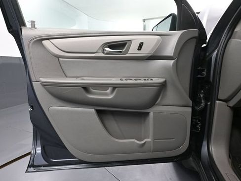 Used 2014 Chevrolet Traverse LS FWD image 17
