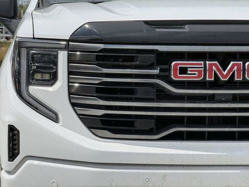 Certified 2025 GMC Sierra 1500 AT4 image 9