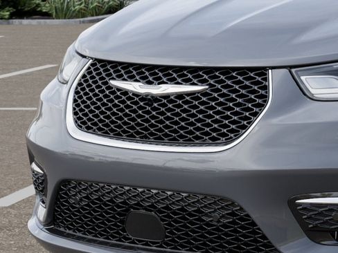 New 2025 Chrysler Pacifica Select w/ Uconnect Theater Family Group image 7