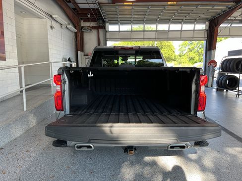 Used 2024 Chevrolet Silverado 1500 High Country w/ Technology Package AWD/4WD image 8