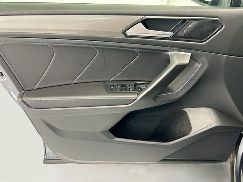 Certified 2023 Volkswagen Tiguan SE w/ Panoramic Sunroof Package image 22