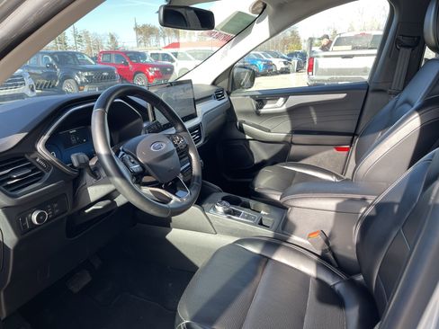 Certified 2024 Ford Escape Platinum AWD/4WD image 13