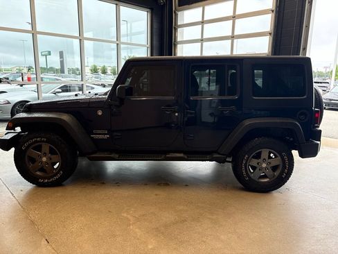 Used 2013 Jeep Wrangler Unlimited Sport AWD/4WD image 7