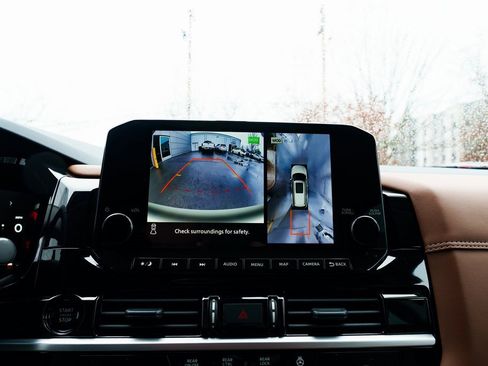 New 2025 Nissan Pathfinder Platinum image 16