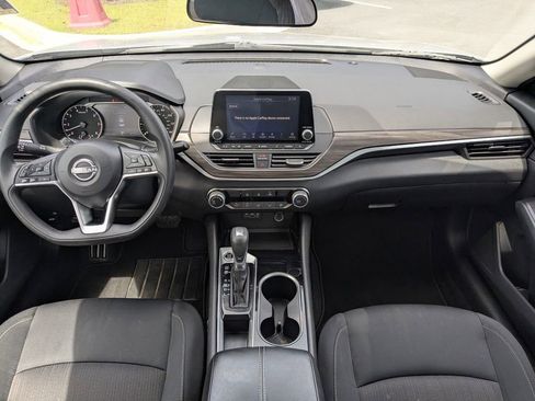 Used 2024 Nissan Altima 2.5 SV FWD image 13