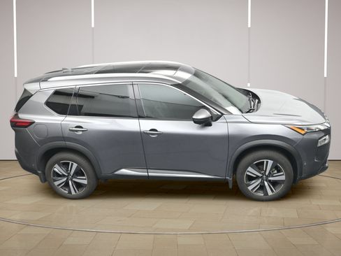 Certified 2023 Nissan Rogue SL w/ SL Premium Package FWD image 35