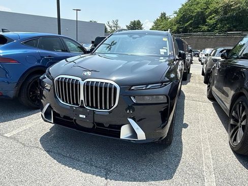 Used 2024 BMW X7 xDrive40i w/ Premium Package AWD/4WD image 2