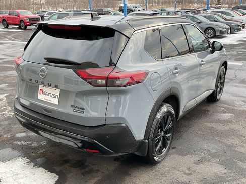 Used 2023 Nissan Rogue SV w/ SV Premium B Package image 5