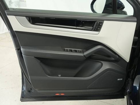 New 2026 Porsche Cayenne Coupe image 25