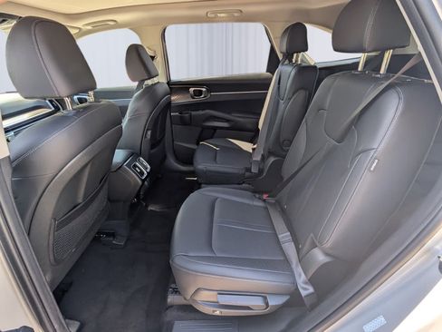 Used 2025 Kia Sorento EX w/ EX Panoramic Sunroof Package AWD/4WD image 16