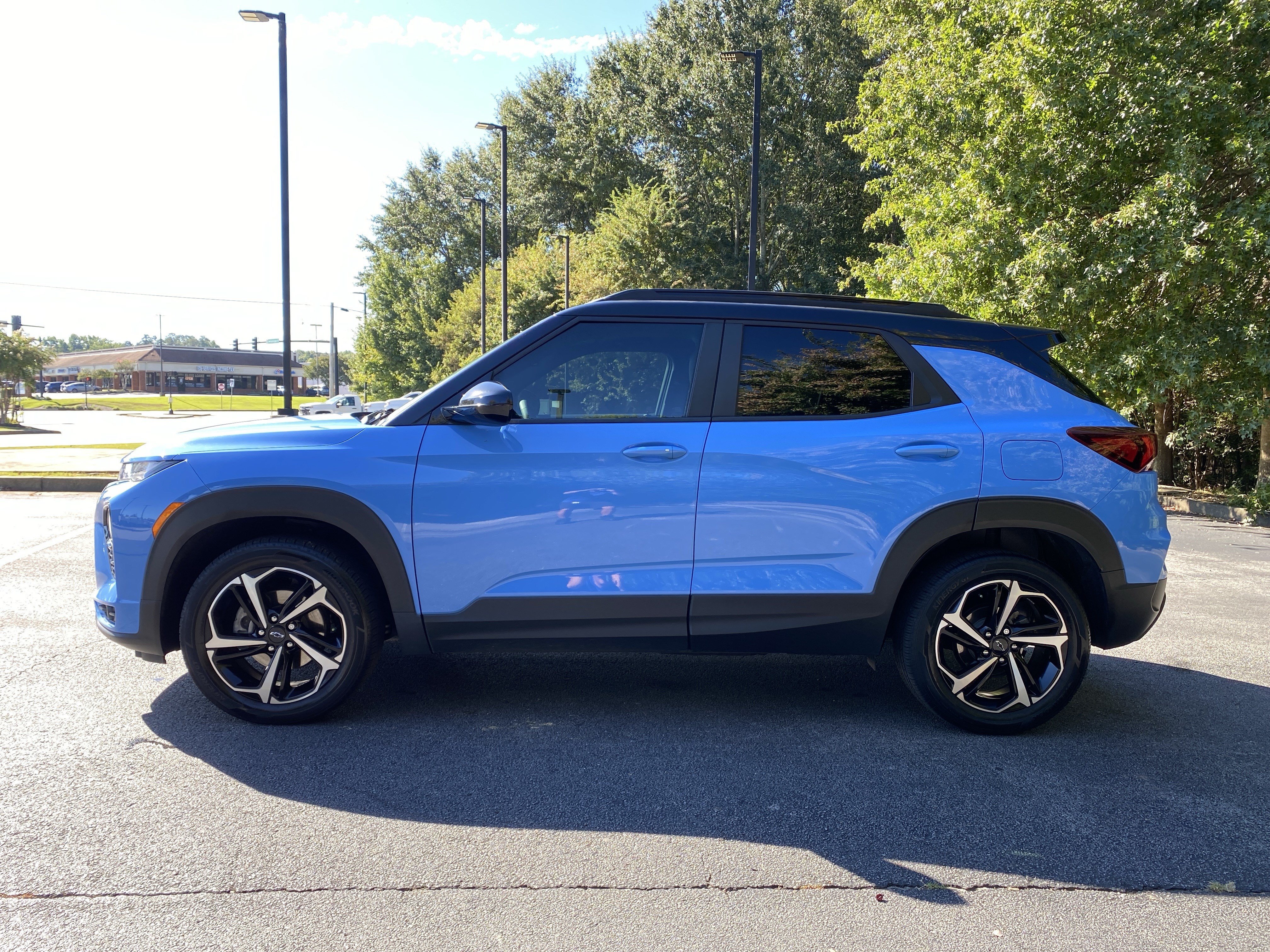 Used 2023 Chevrolet TrailBlazer RS w/ Sun and Liftgate Package AWD/4WD image 6