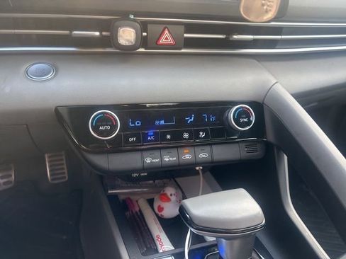 Used 2025 Hyundai Elantra Sport image 10