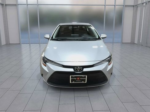 Used 2023 Toyota Corolla LE FWD image 3