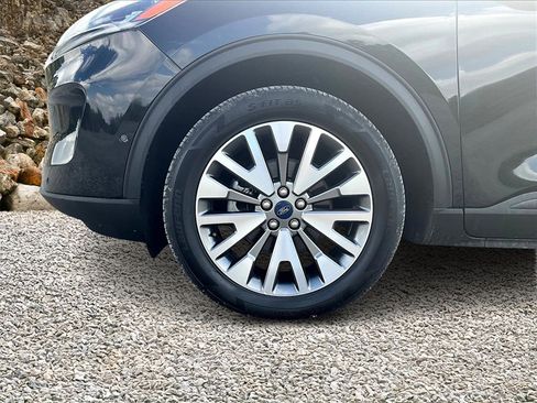 Used 2021 Ford Escape Titanium image 9