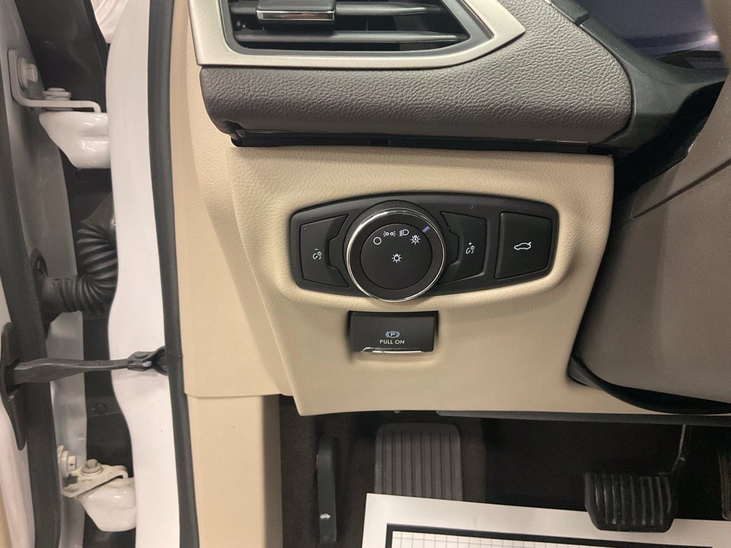 Used 2019 Lincoln MKZ Reserve FWD image 16