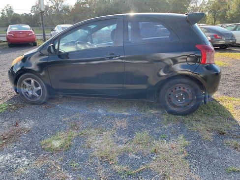 Used 2007 Toyota Yaris 2-Door Hatchback FWD image 4