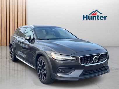 Used 2024 Volvo V60 B5 Cross Country Ultimate w/ Protection Package Premier