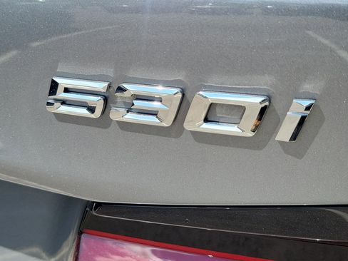Used 2023 BMW 530i w/ M Sport Package image 5