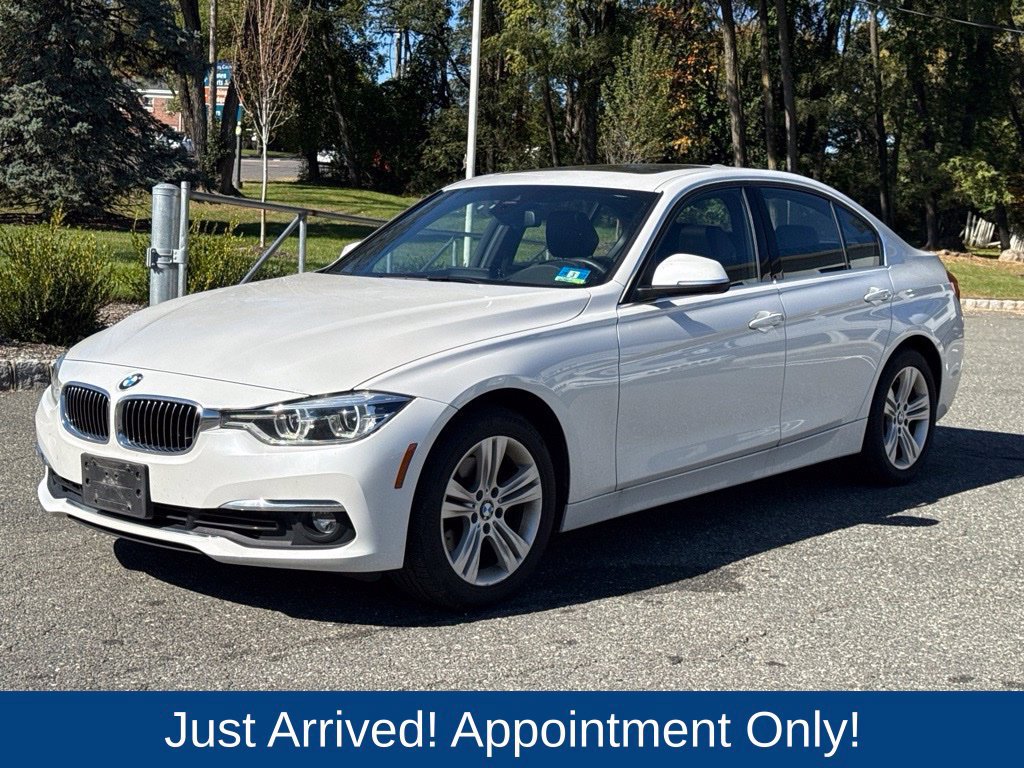 Used 2018 BMW 330i xDrive Sedan AWD/4WD image 3