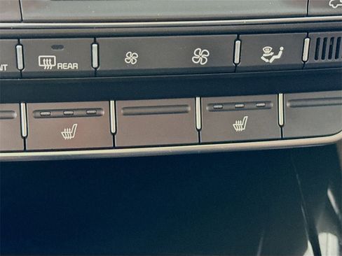 Used 2019 Kia Sorento SX image 15