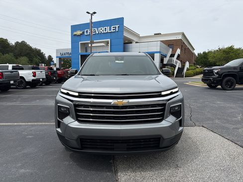 New 2026 Chevrolet Traverse LT FWD image 2