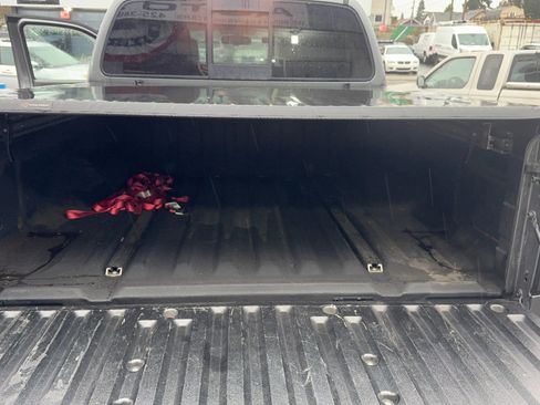 Used 2018 Nissan Frontier PRO-4X image 6