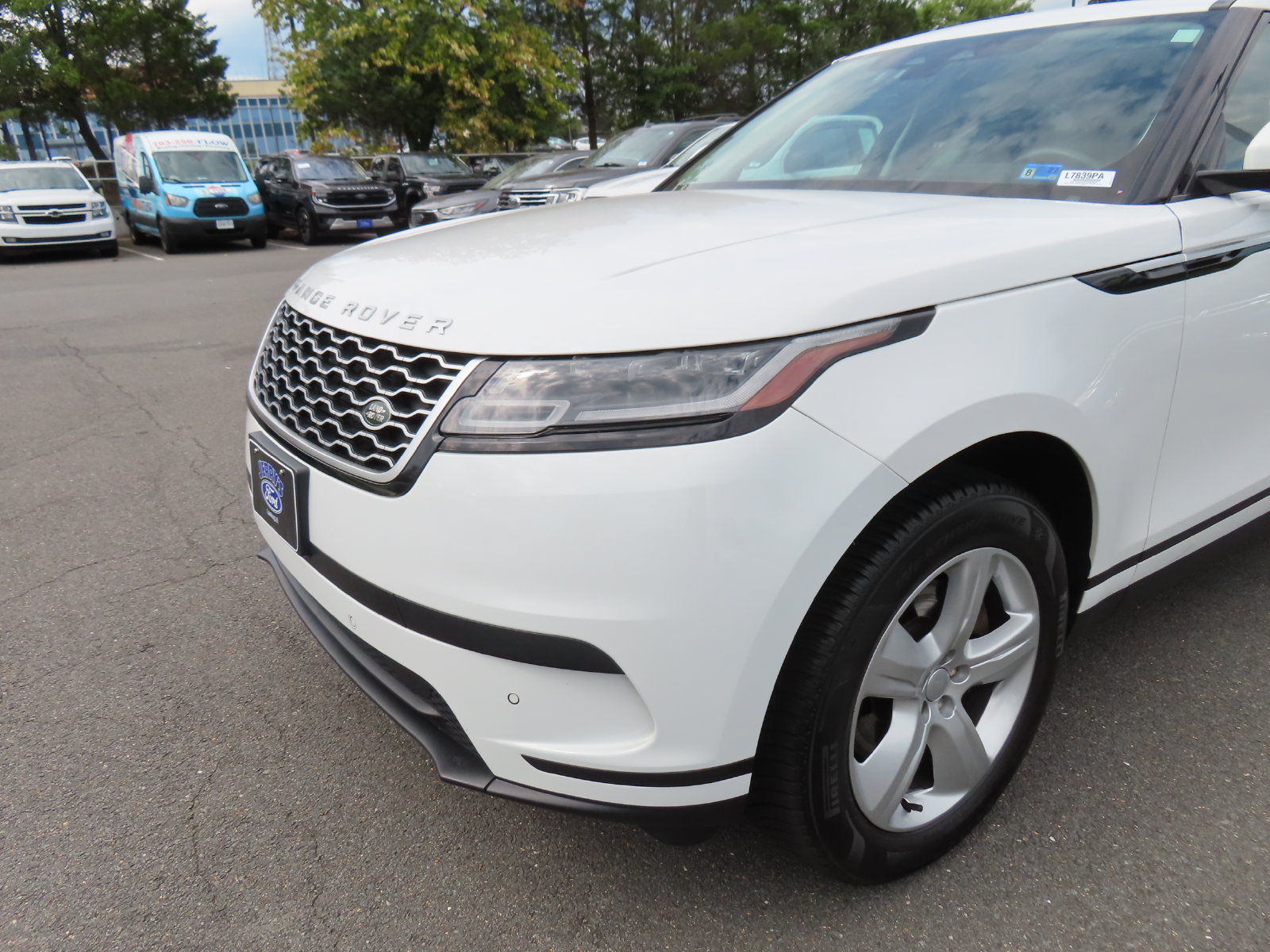 Used 2023 Land Rover Range Rover Velar S AWD/4WD image 9