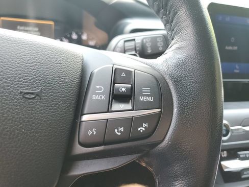 Used 2020 Ford Explorer XLT AWD/4WD image 25