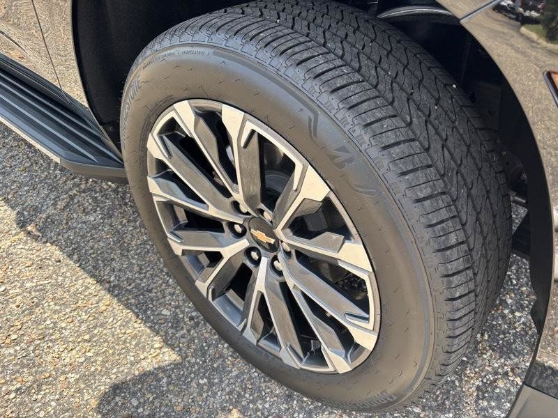 Used 2025 Chevrolet Tahoe High Country RWD image 18